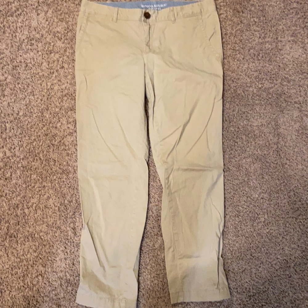 Like new Banana Republic city chino